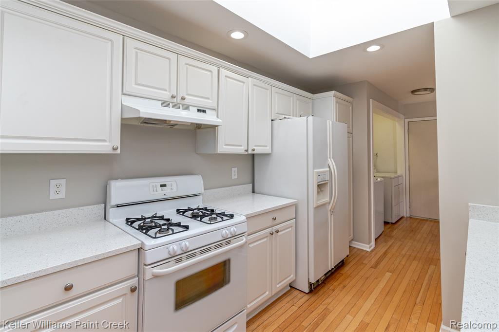 48619 Sugarbush Court, Shelby Twp, MI 48315 — Photo 10