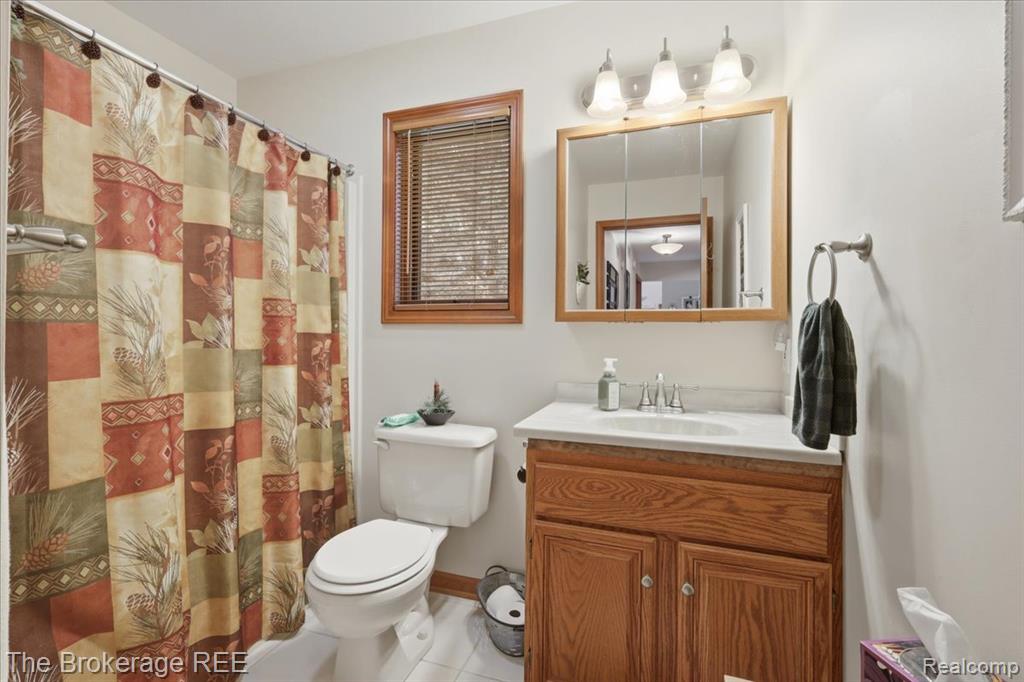 6057 Center Road, Grand Blanc, MI 48439 — Photo 36