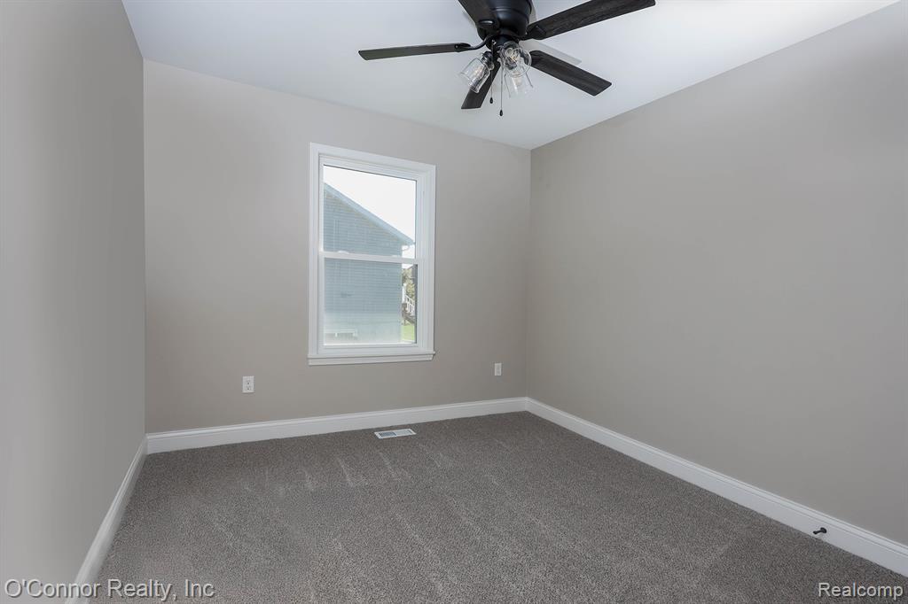2047 Edward Lane East, MI — Photo 18