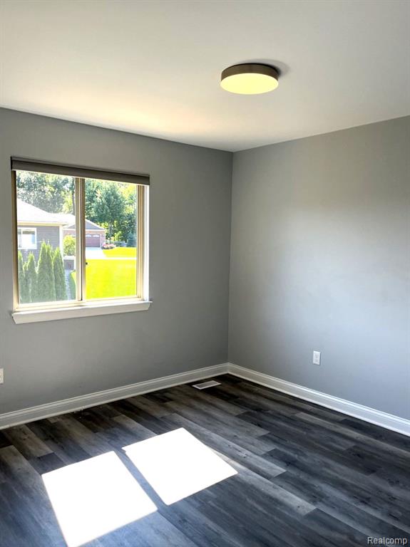 5700 APPIAN Way, Waterford, MI 48329 — Photo 27