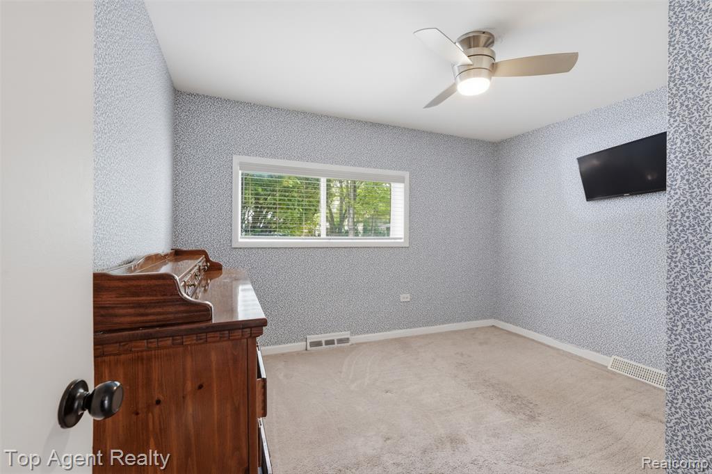 7048 Lapham, Waterford, MI 48329 — Photo 15