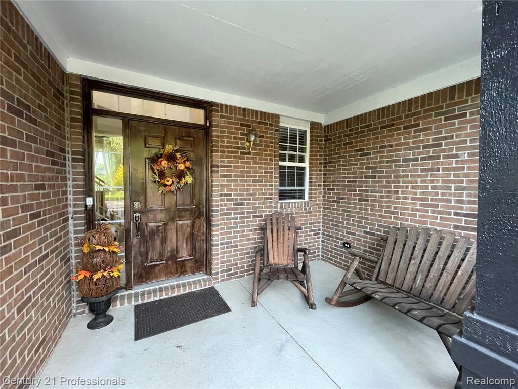 778 W Peninsula Court, Oxford, MI, 48371