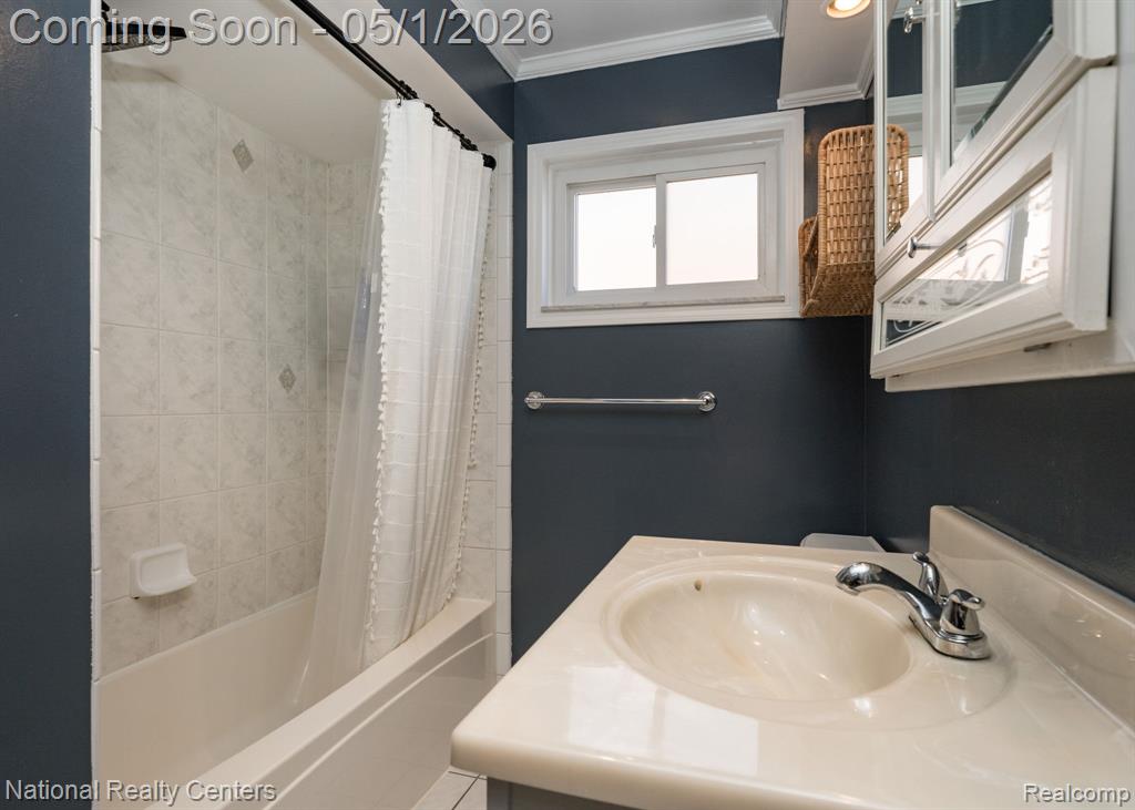8341 Shari Drive, Westland, MI — Photo 16