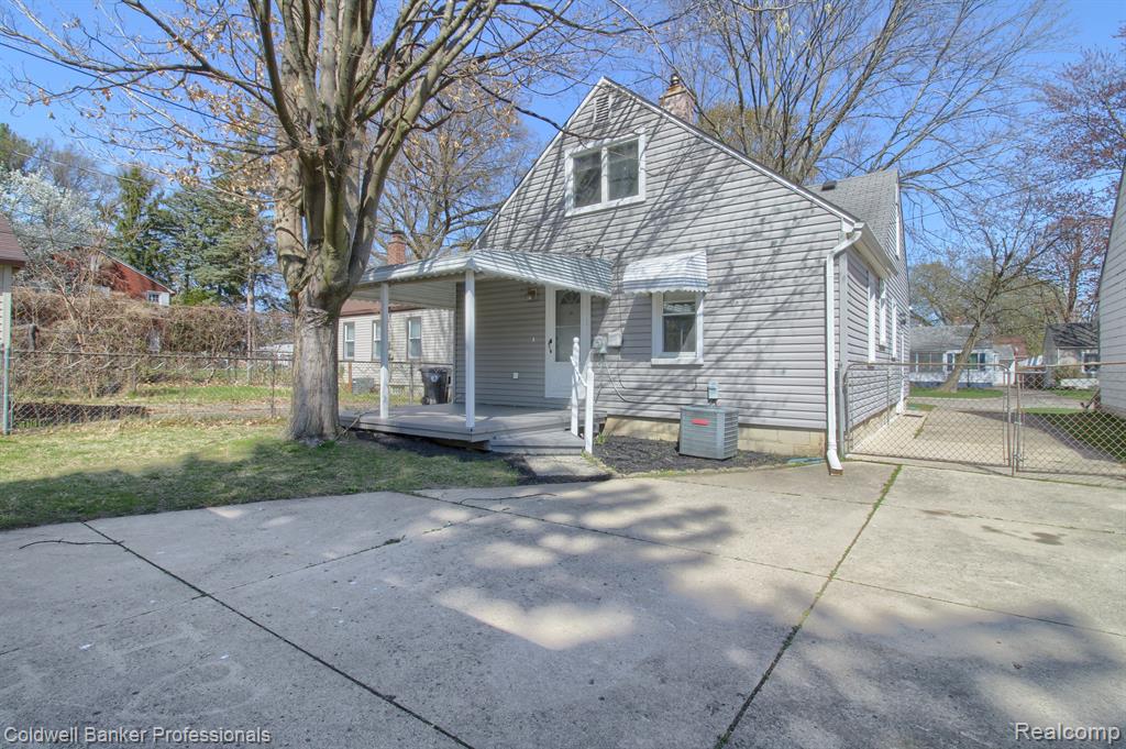 9951 TECUMSEH, Redford, MI 48239 — Photo 27