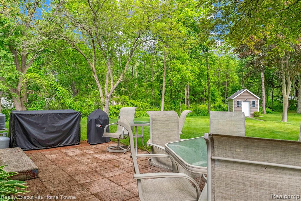 2640 Huckleberry Lane, Port Huron, MI 48060 — Photo 40