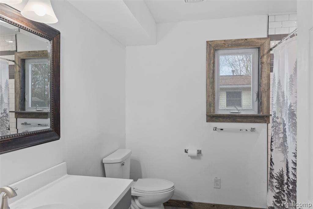 8150 Davison Road, Davison, MI 48423 — Photo 9