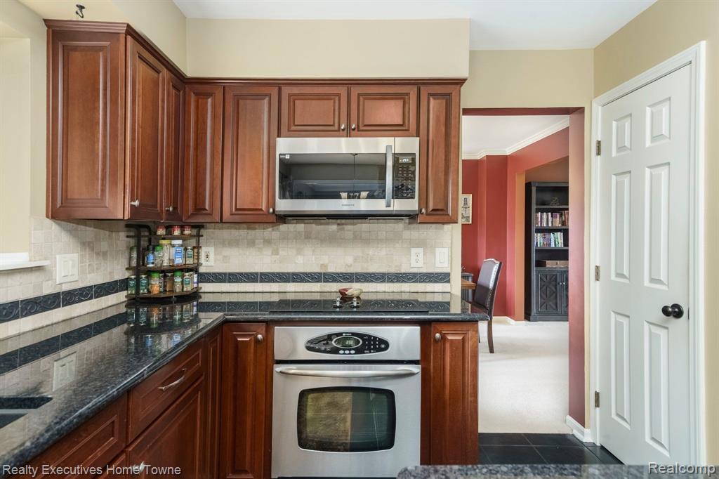 46399 HANFORD Road, Canton, MI 48187 — Photo 9