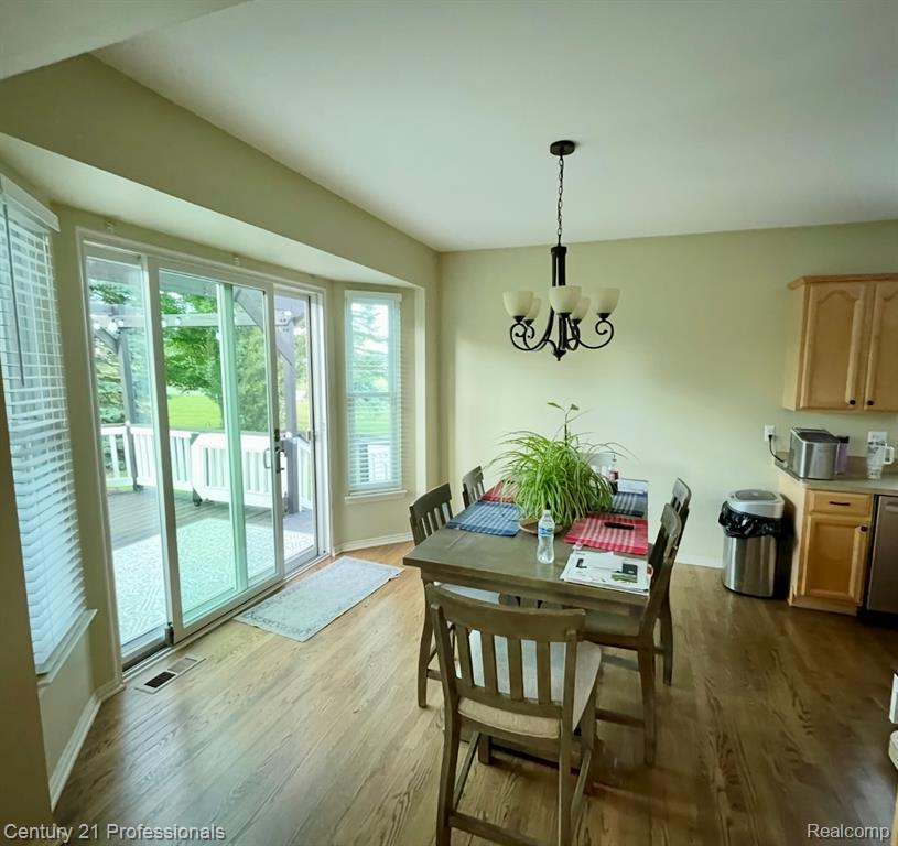 778 W Peninsula Court, Oxford, MI, 48371