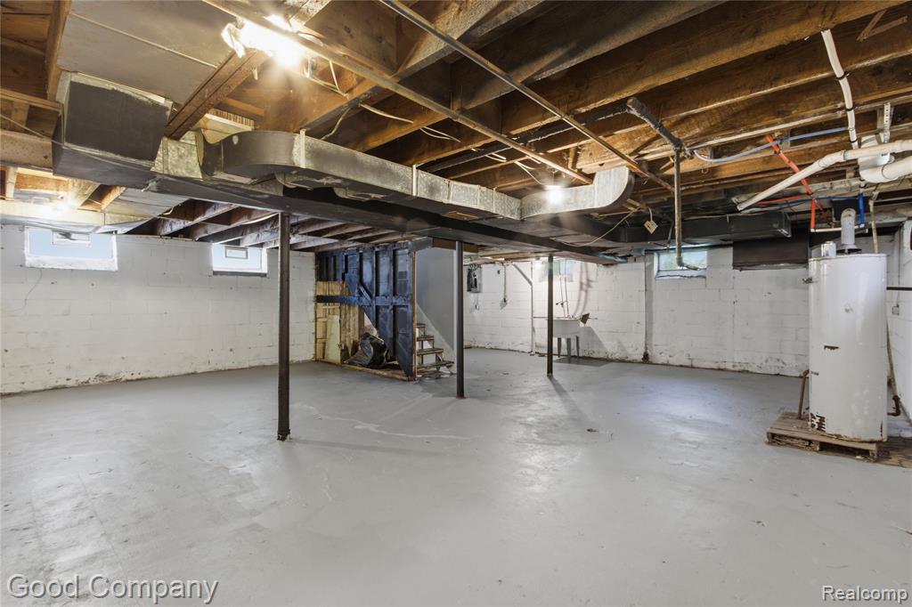 18246 Ashton Avenue, Detroit, MI 48219 — Photo 12