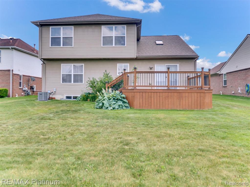 42202 Milton Drive, Belleville, MI 48111 — Photo 3
