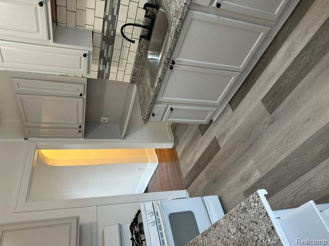 24320 Flower Ave, Eastpointe, MI 48021 — Photo 12