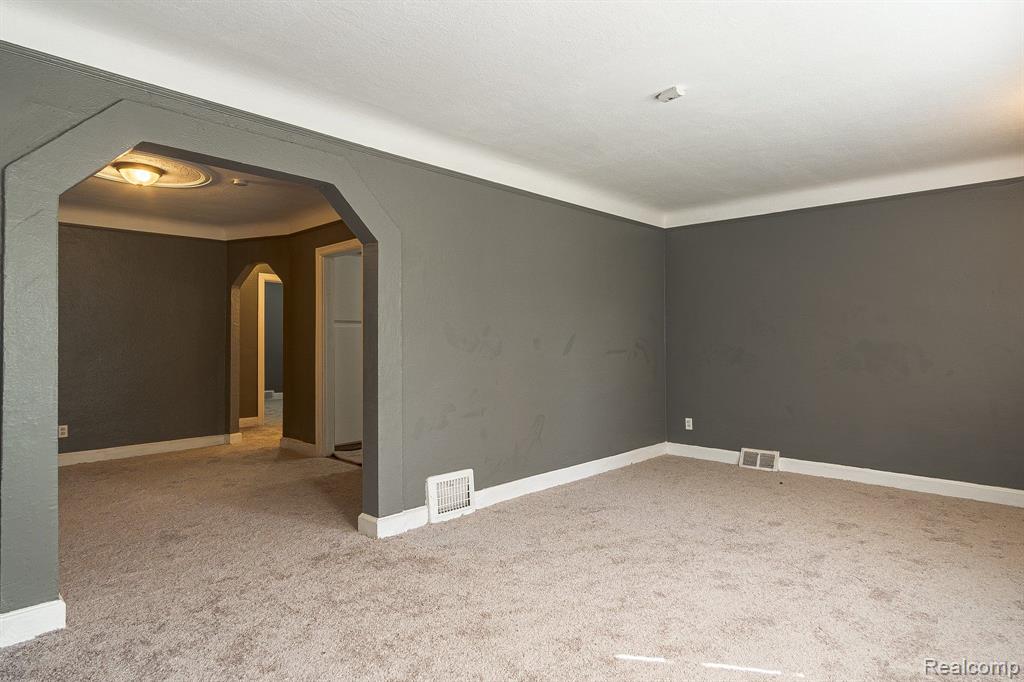 9938 WHITCOMB Street, Detroit, MI 48227 — Photo 6