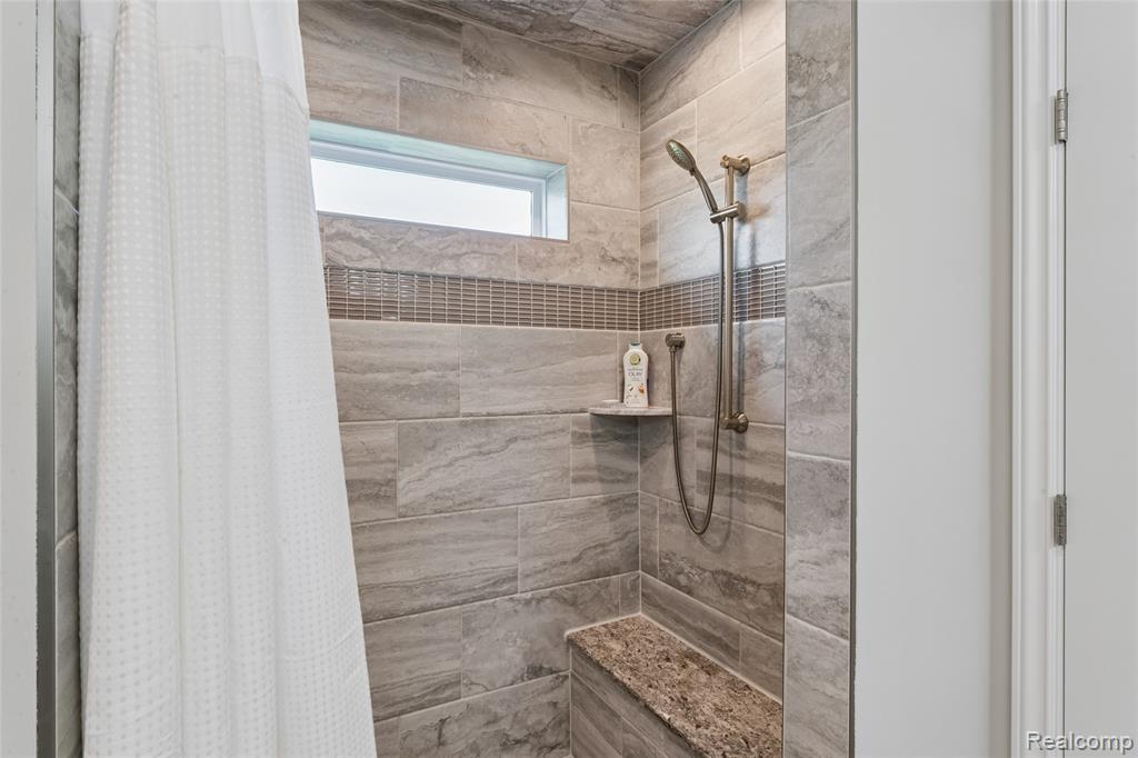 4800 Chestnut Springs Drive, Howell, MI 48843 — Photo 16
