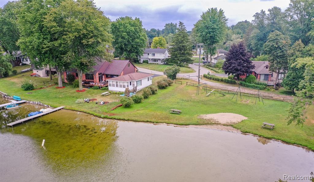 8670 N Eston Road, Clarkston, MI 48348 — Photo 28