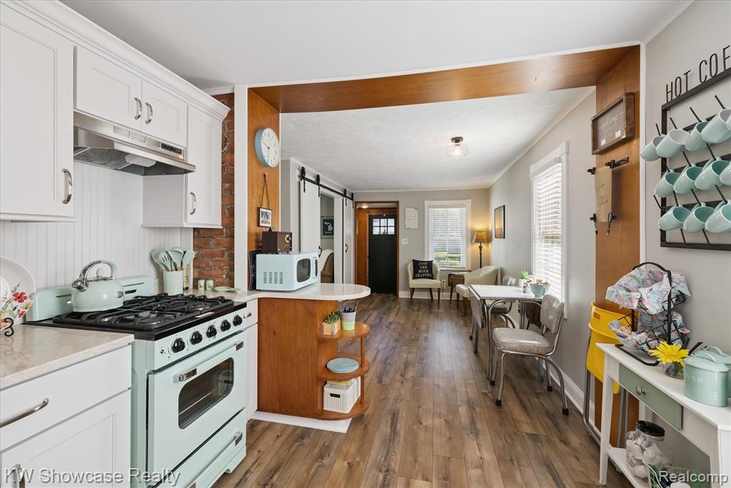 603 W Clinton Street, Howell, MI 48843 — Photo 10