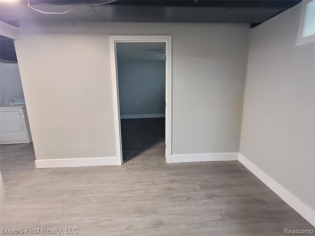 8710 Albany Street, Oak Park, MI 48237 — Photo 18
