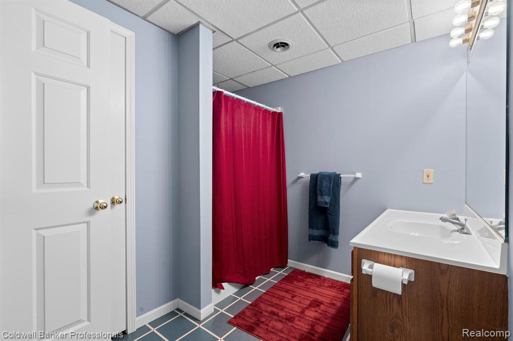 6253 7 MILE Road, South Lyon, MI 48178 — Photo 40