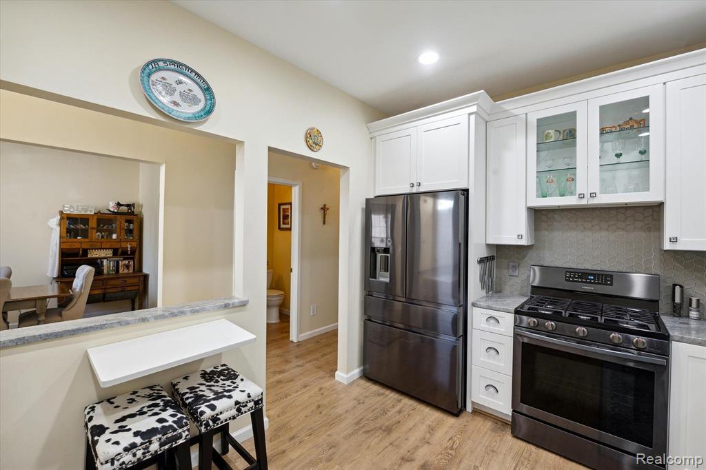 31187 LIVINGSTON Drive, Novi, MI 48377 — Photo 9