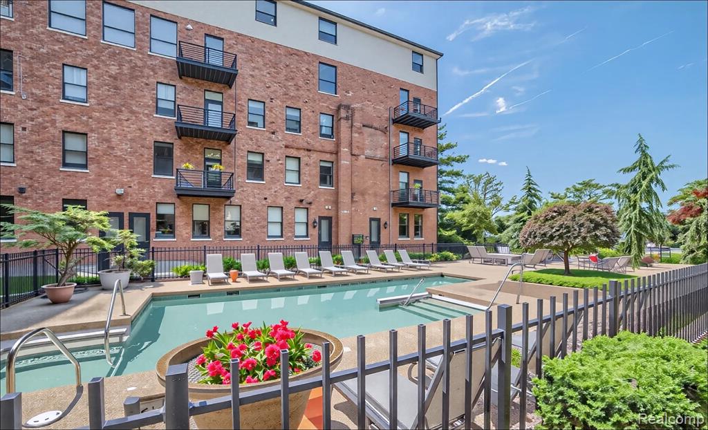 6533 E Jefferson Avenue, 212W, Detroit, MI 48207 — Photo 2