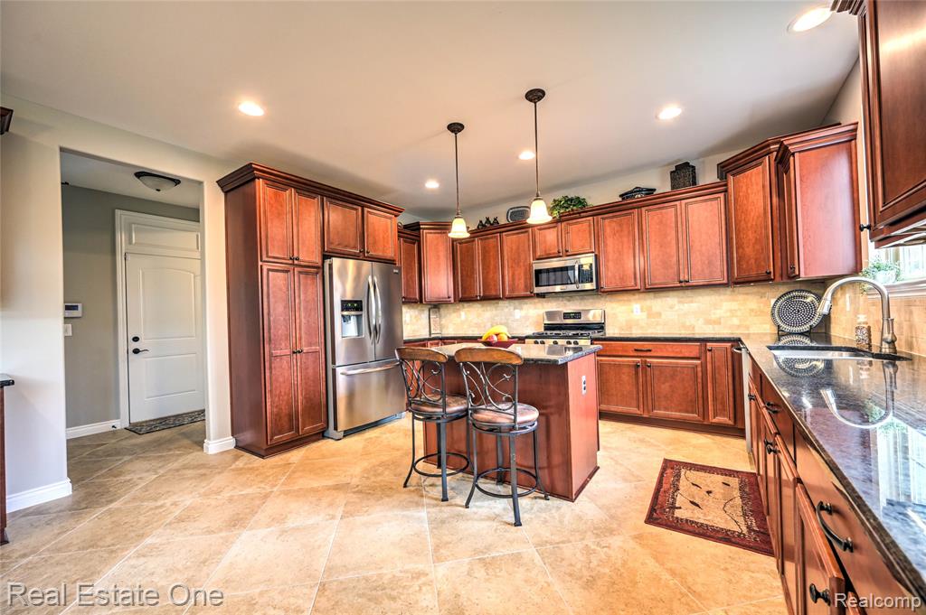 52689 Aspen Drive, South Lyon, MI 48178 — Photo 16