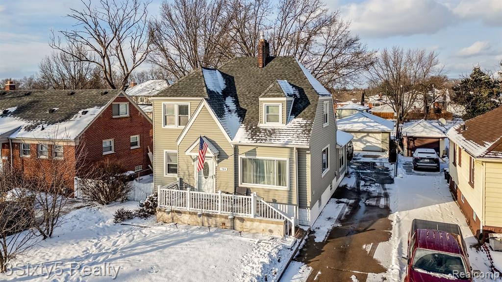 744 RIVERBANK Street, Wyandotte, MI 48192 — Photo 2