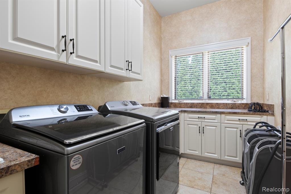 8151 ROLLING MEADOWS Drive, Canton, MI 48187 — Photo 48