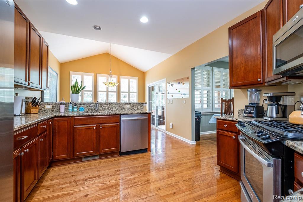 49290 FREESTONE Drive, Northville, MI 48168 — Photo 18