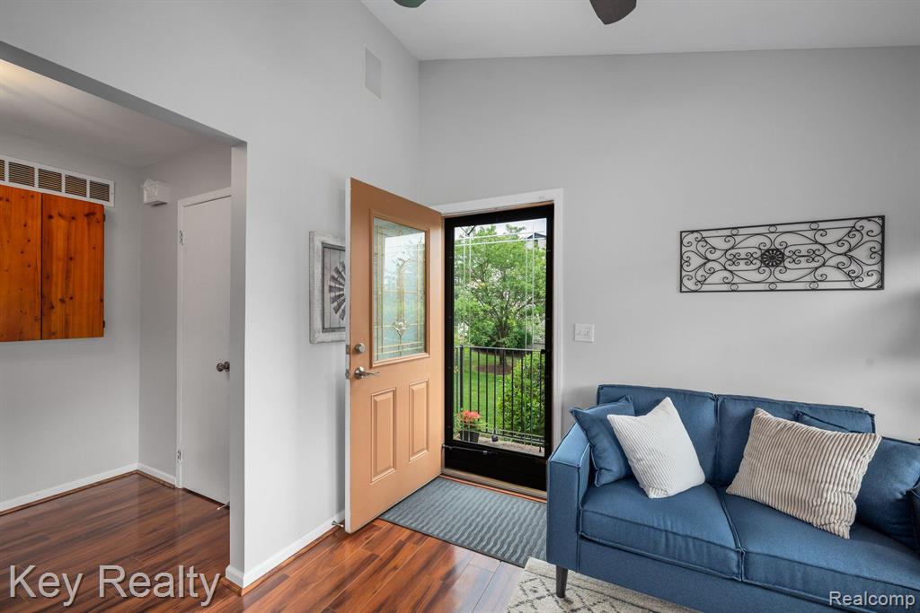 1100 WASHINGTON Circle, Northville, MI 48167 — Photo 5
