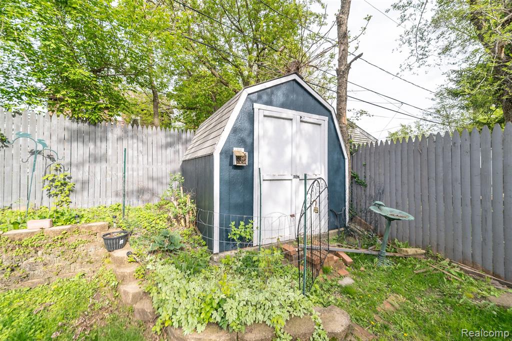 162 N Genesee Avenue, Pontiac, MI 48341 — Photo 11
