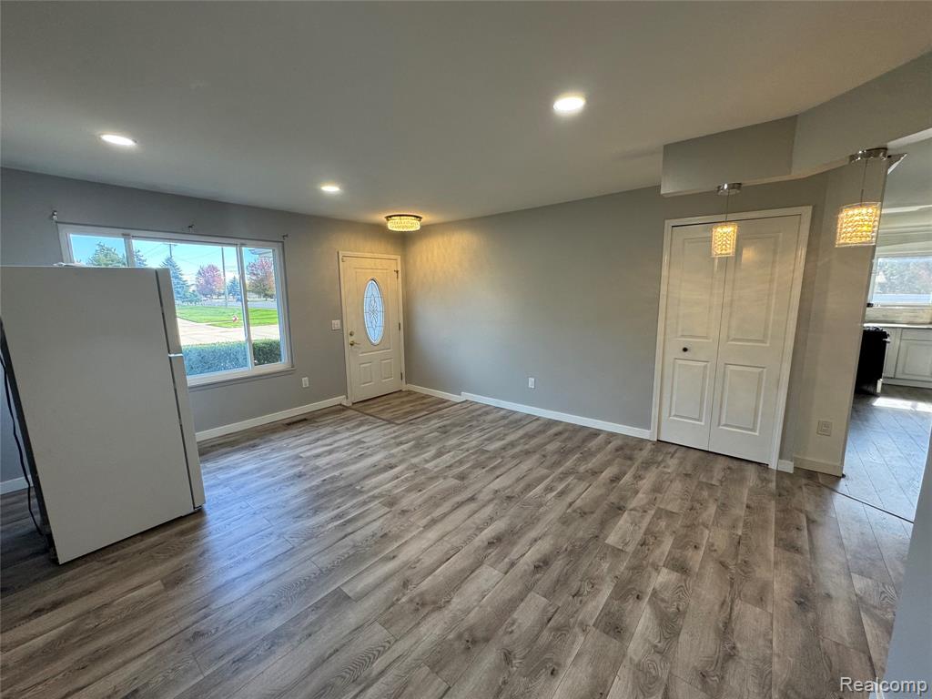 43005 FREEPORT Drive, Sterling Heights, MI 48313 — Photo 4