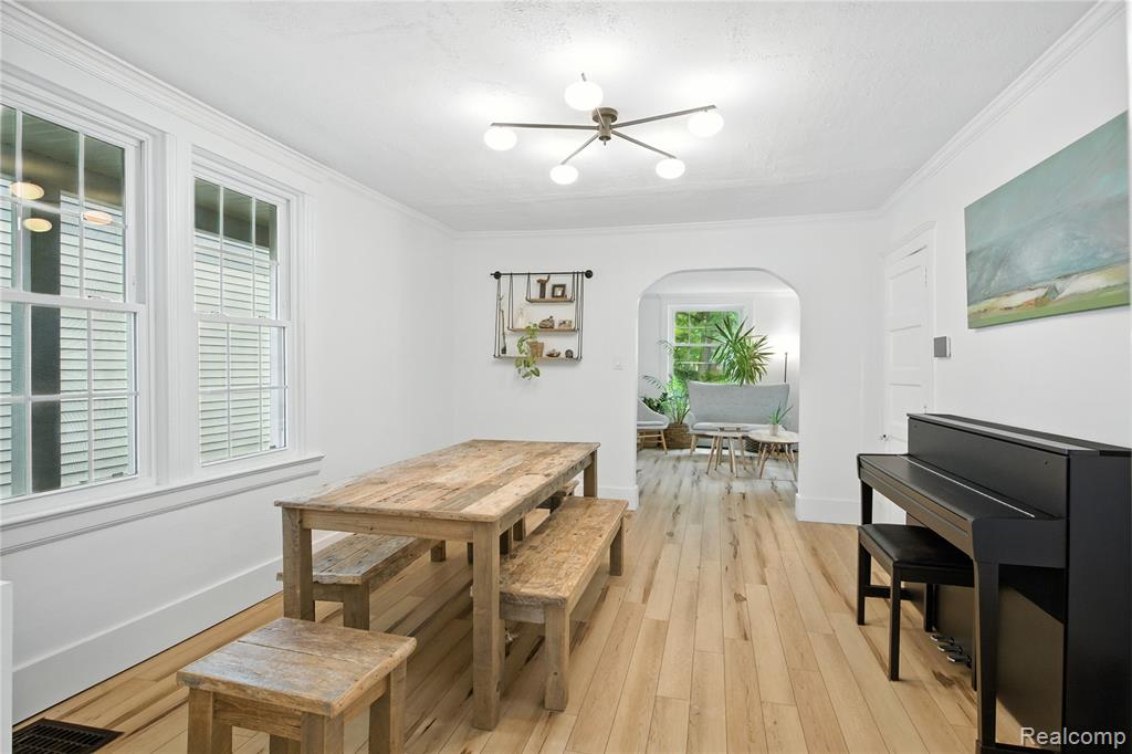 526 Notre Dame Street, Grosse Pointe, MI 48230 — Photo 12