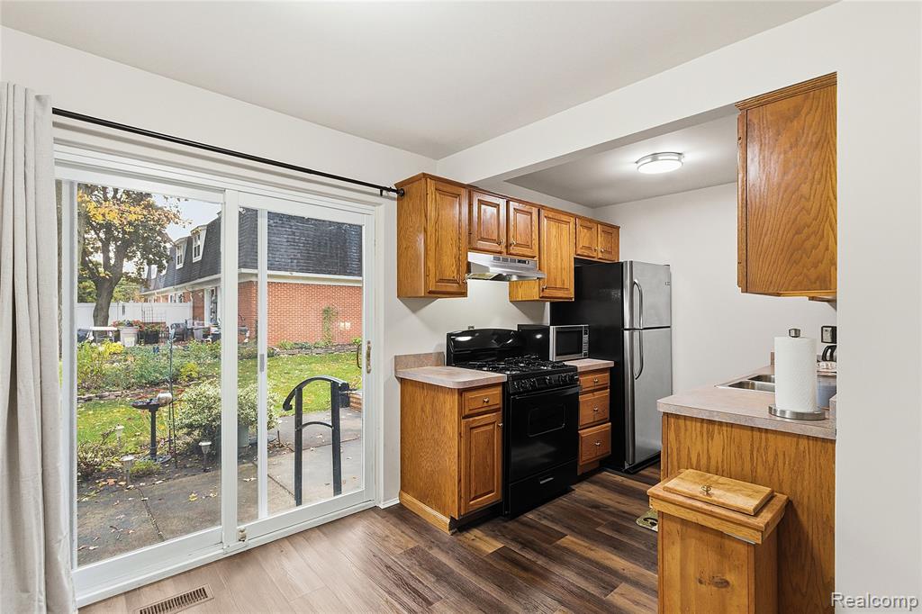 45311 Kensington St., Utica, MI 48317 — Photo 7