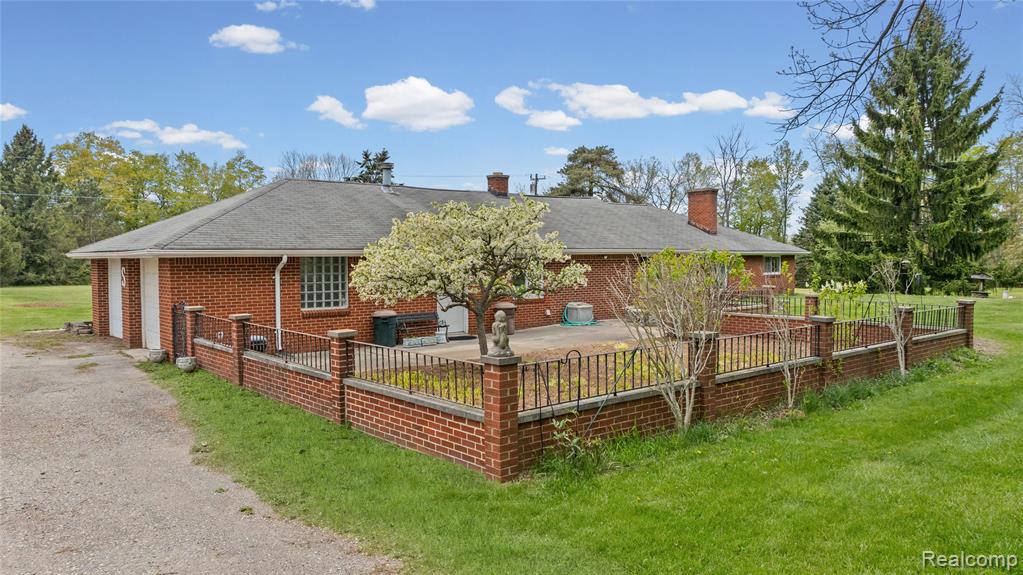 700 Townsend Road, Leonard, MI 48367 — Photo 5