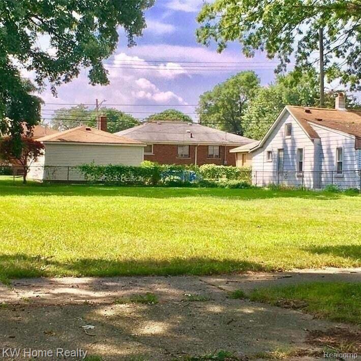 7246 HENRY, Center Line, MI 48015 — Photo 2