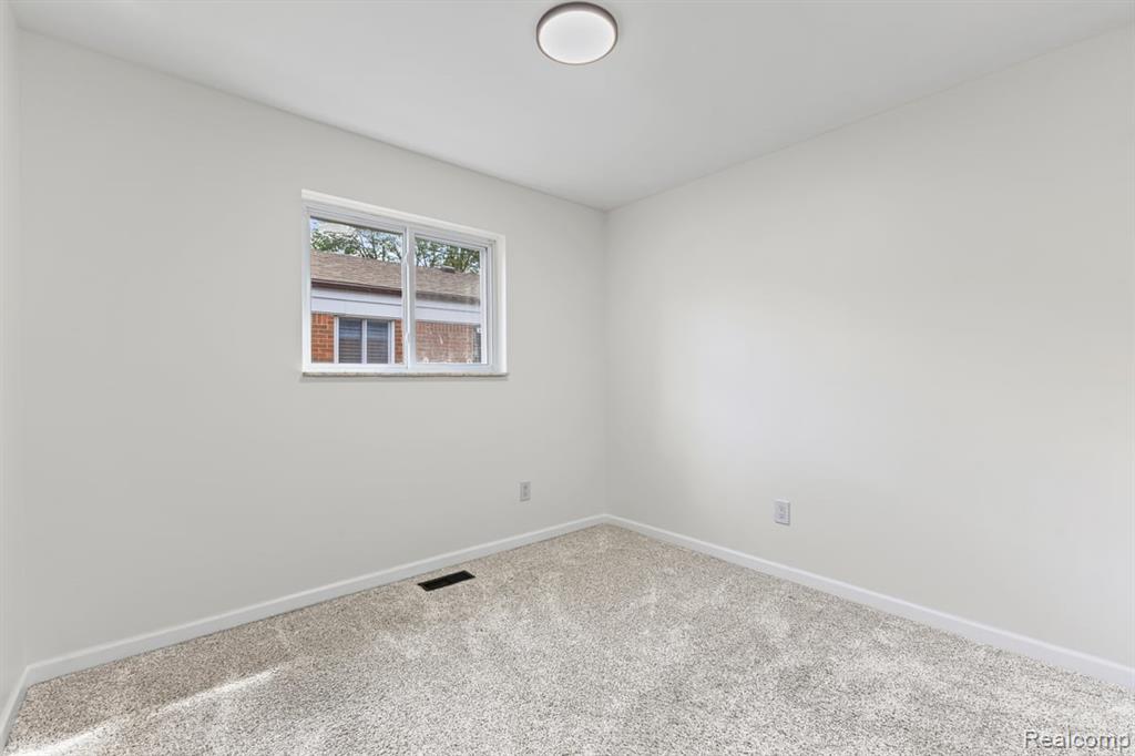 7519 Superior, Center Line, MI 48015 — Photo 19