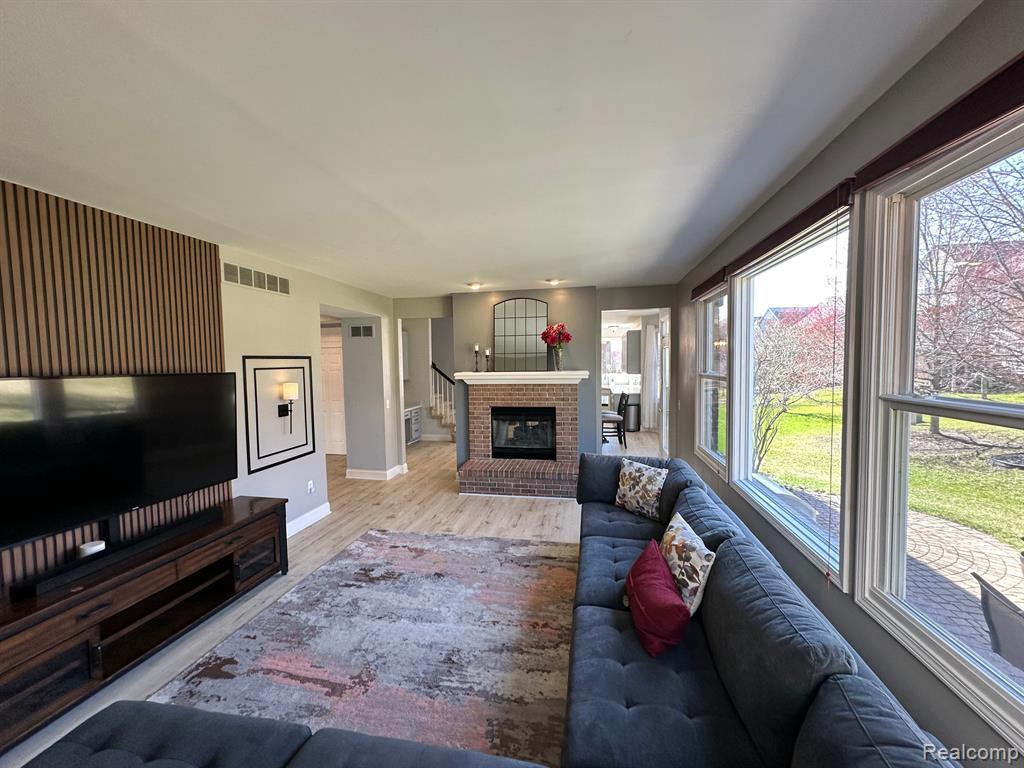 16983 COURVILLE Drive, Northville, MI 48168 — Photo 37