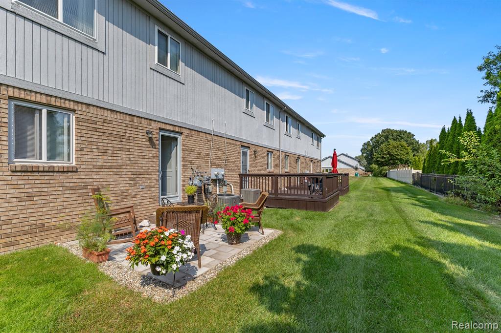 23272 STOFLET Lane, Trenton, MI 48183 — Photo 34