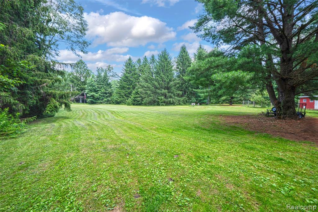 4565 Brookside Road, Fenton, MI 48430 — Photo 46