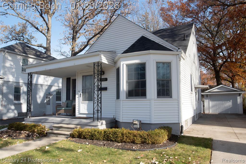 900 N Rembrandt Avenue, Royal Oak, MI 48067 — front exterior