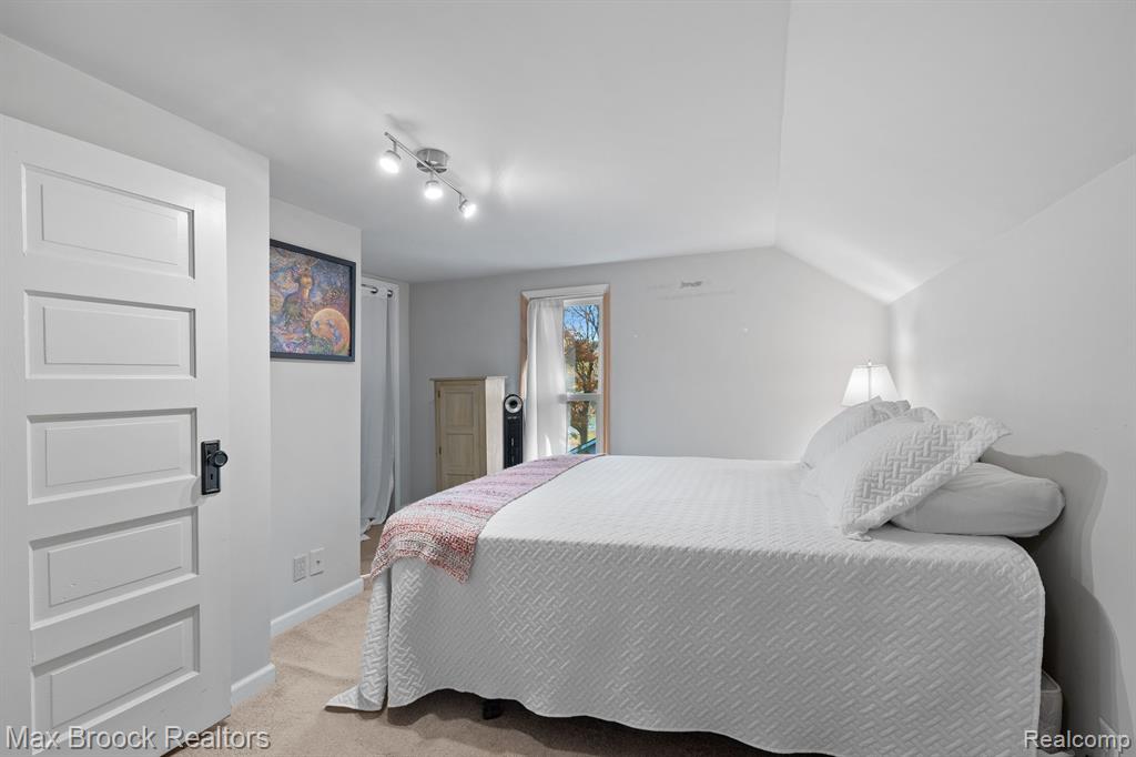 611 W SAINT CLAIR Street, Almont, MI 48003 — Photo 13