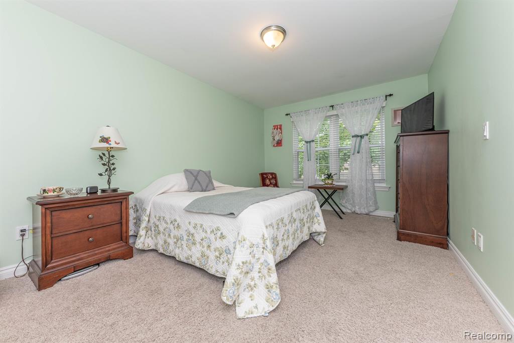 21118 E GLEN HAVEN Circle, Northville, MI 48167 — Photo 8