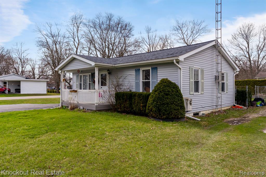 203 ATHLETIC Street, Otisville, MI 48463 — Photo 4
