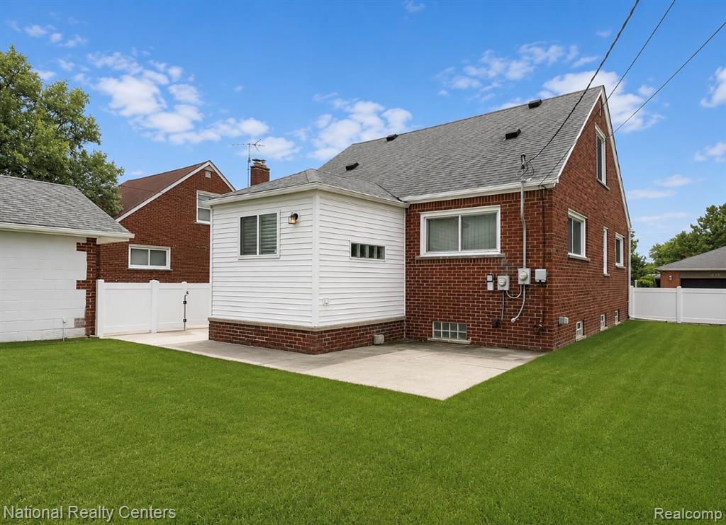 7285 Helen, Center Line, MI 48015 — Photo 28