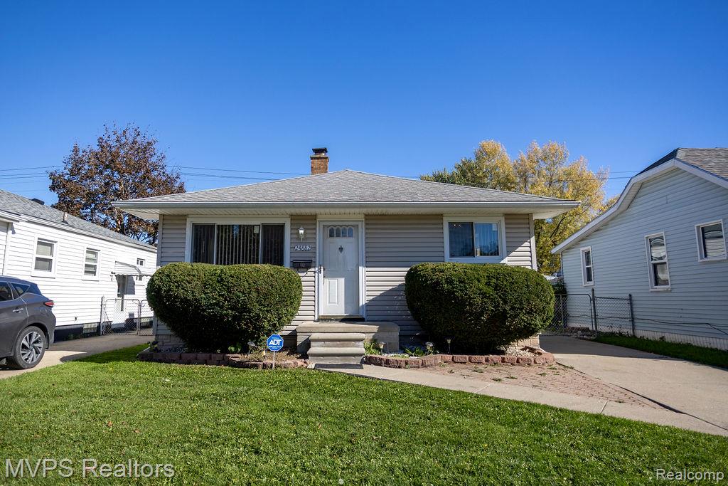 24882 Lambrecht Avenue, Eastpointe, MI 48021