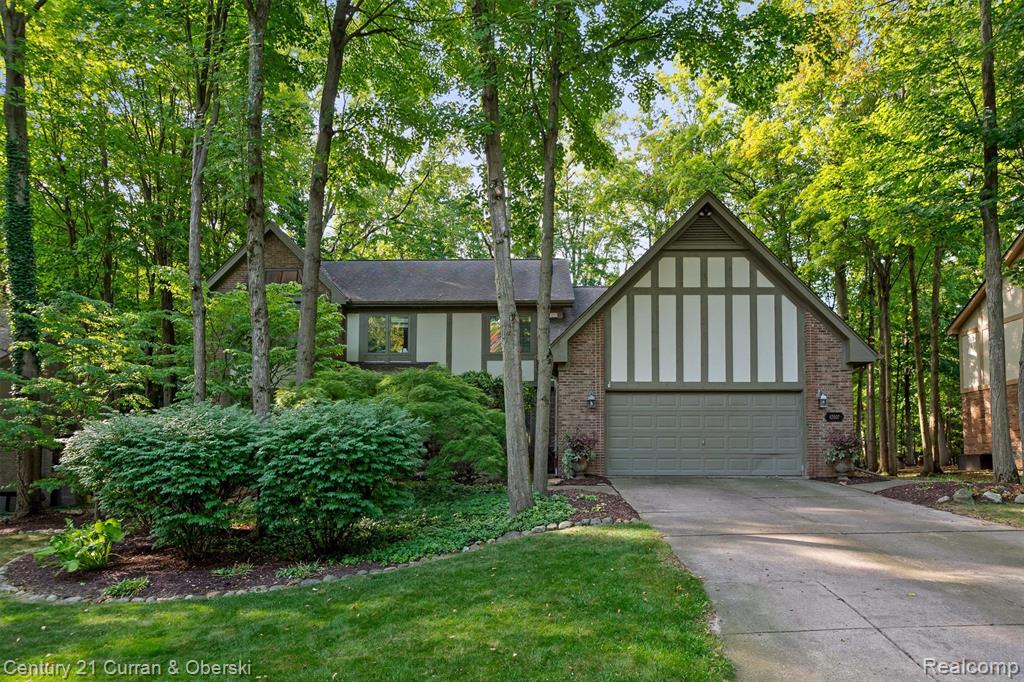 43507 Scenic Lane W, Northville, MI 48167 — front exterior