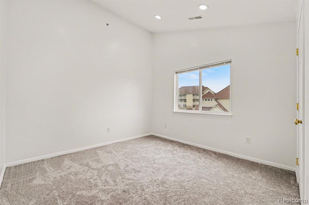 858 Amanda Lane, Pontiac, MI 48340 — Photo 10