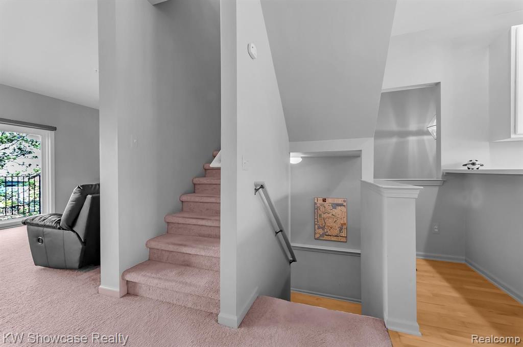 432 CHERRY ORCHARD Road, Canton, MI 48188 — Photo 37