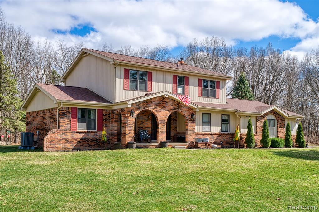 6300 VICTORIA Court, Fenton, MI 48430 — front exterior