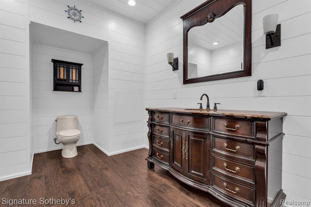 9019 HILLVIEW Lane, Jackson, MI 49201 — Photo 21