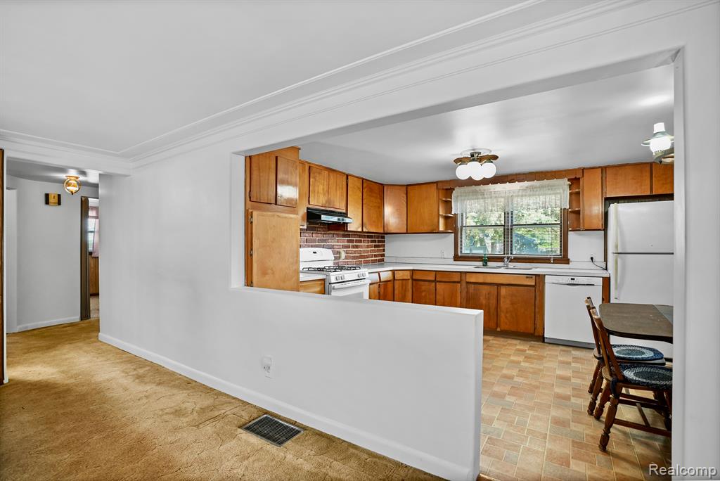 6154 Roberta Street, Burton, MI 48509 — Photo 12
